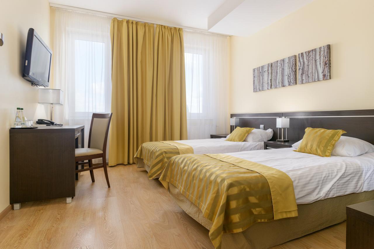 Hotel Safir Poznan Exterior photo
